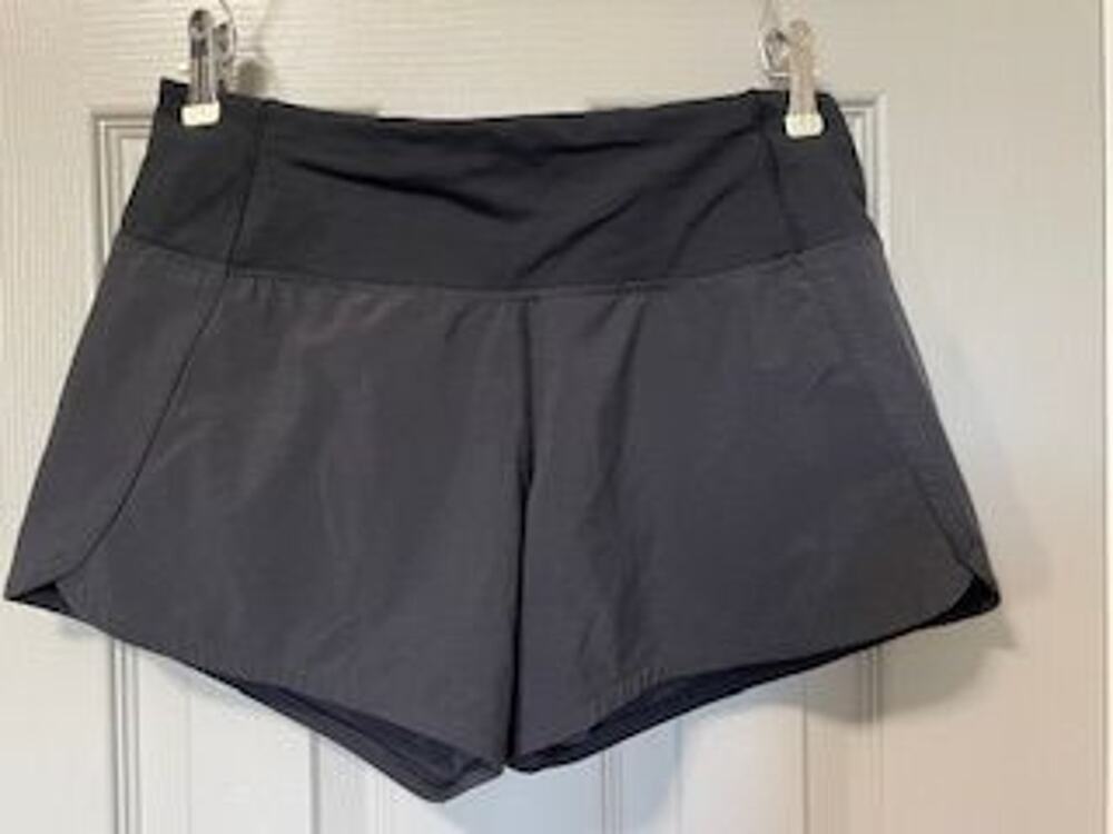 #B633 PRE-LOVED Lululemon speed up shorts 4in inseam size 4